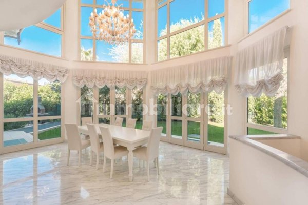 casa indipendente in vendita a Forte dei Marmi in zona Roma Imperiale