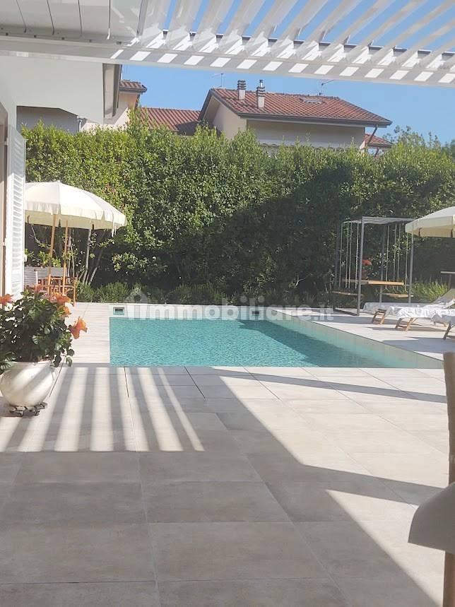 casa indipendente in vendita a Forte dei Marmi