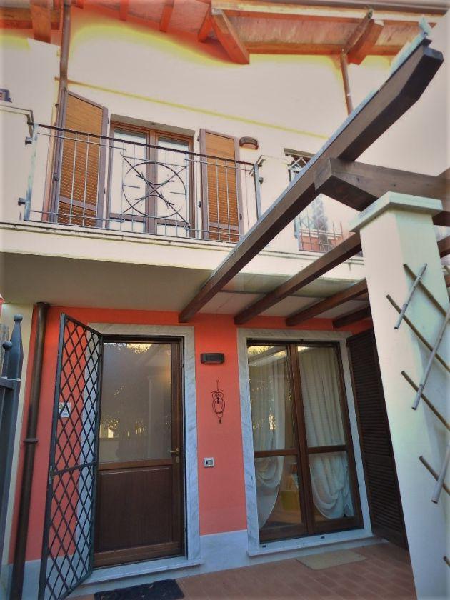 casa indipendente in vendita a Forte dei Marmi