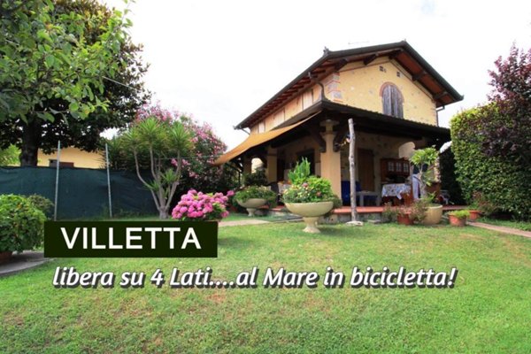 casa indipendente in vendita a Forte dei Marmi in zona Vittoria Apuana