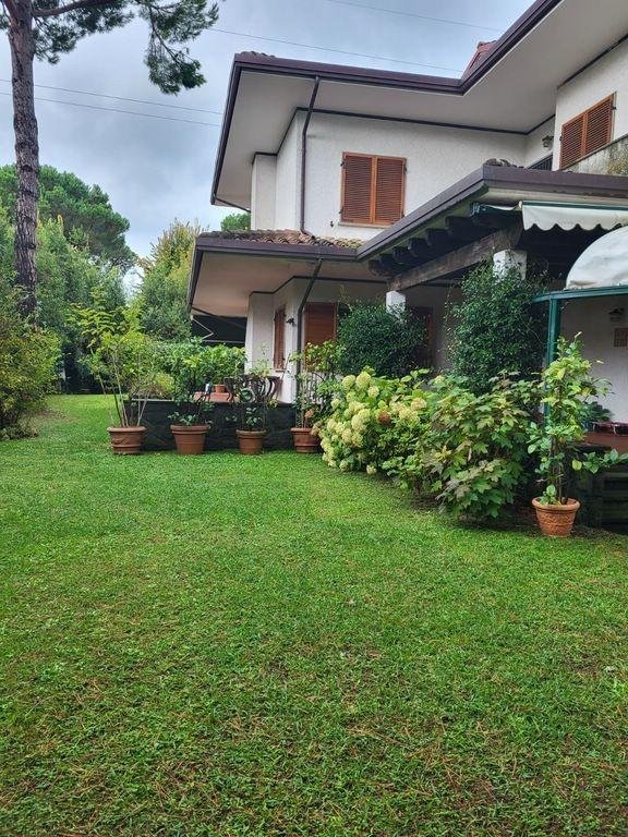 casa indipendente in vendita a Forte dei Marmi