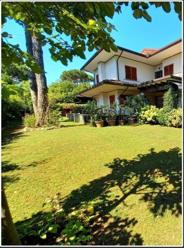 casa indipendente in vendita a Forte dei Marmi