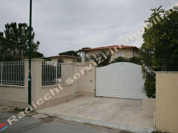 casa indipendente in vendita a Forte dei Marmi