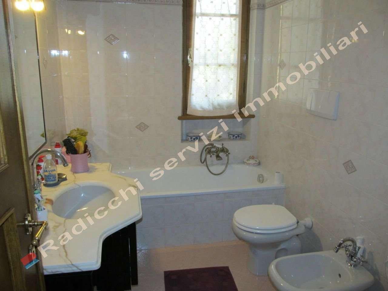 casa indipendente in vendita a Forte dei Marmi in zona Vittoria Apuana