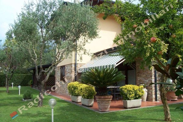 casa indipendente in vendita a Forte dei Marmi
