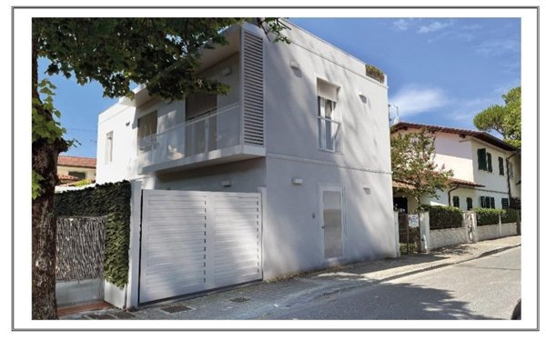 casa indipendente in vendita a Forte dei Marmi