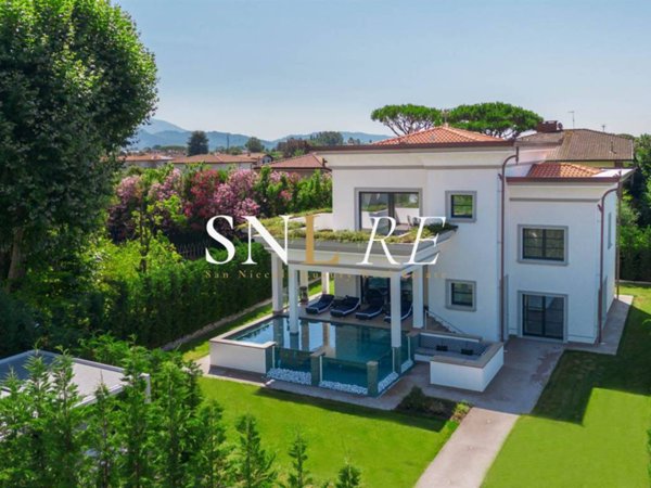 casa indipendente in vendita a Forte dei Marmi