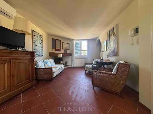 appartamento in vendita a Forte dei Marmi in zona Roma Imperiale