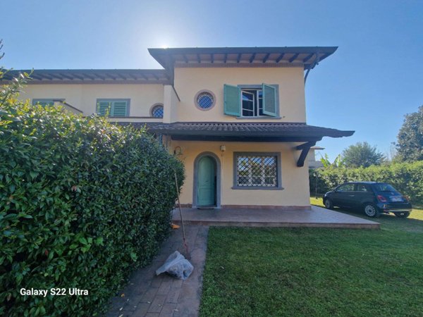 casa indipendente in vendita a Forte dei Marmi