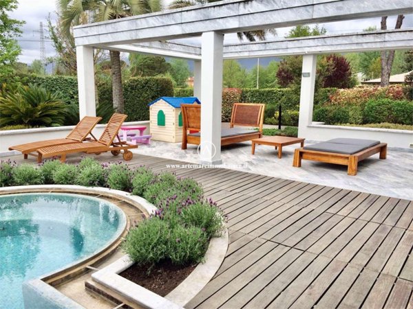 casa indipendente in vendita a Forte dei Marmi