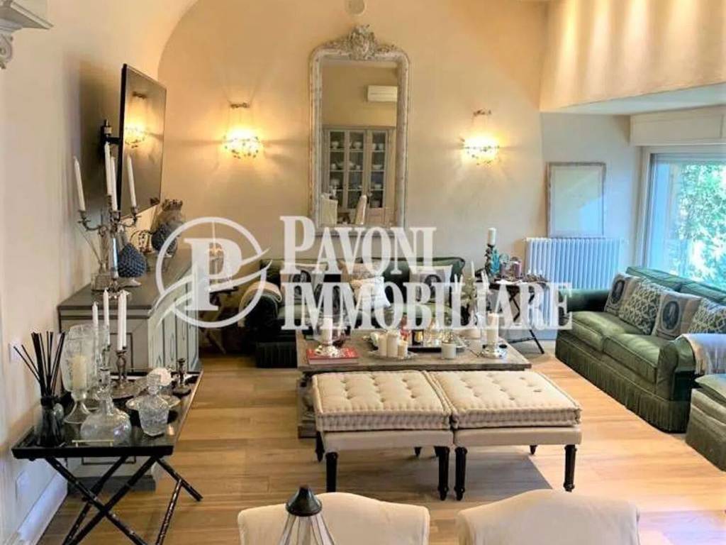 appartamento in vendita a Forte dei Marmi in zona Vittoria Apuana