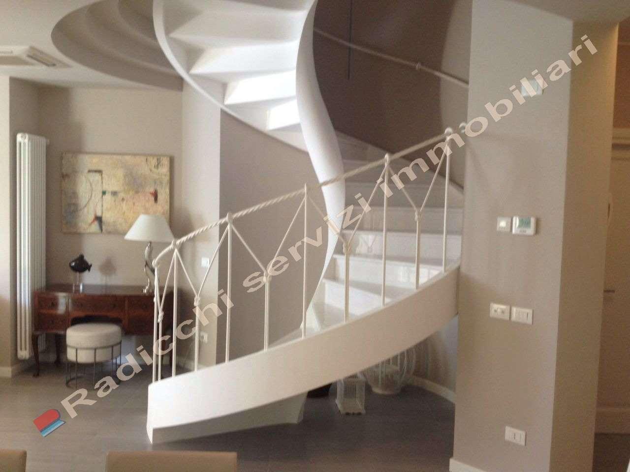 casa indipendente in vendita a Forte dei Marmi in zona Vittoria Apuana