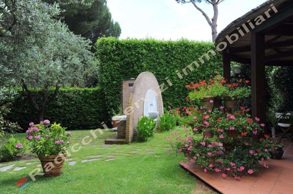 casa indipendente in vendita a Forte dei Marmi