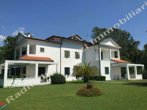 casa indipendente in vendita a Forte dei Marmi