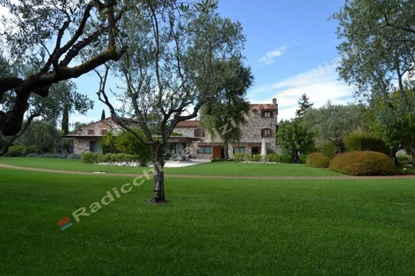 casa indipendente in vendita a Forte dei Marmi in zona Vaiana