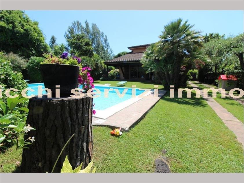 casa indipendente in vendita a Forte dei Marmi