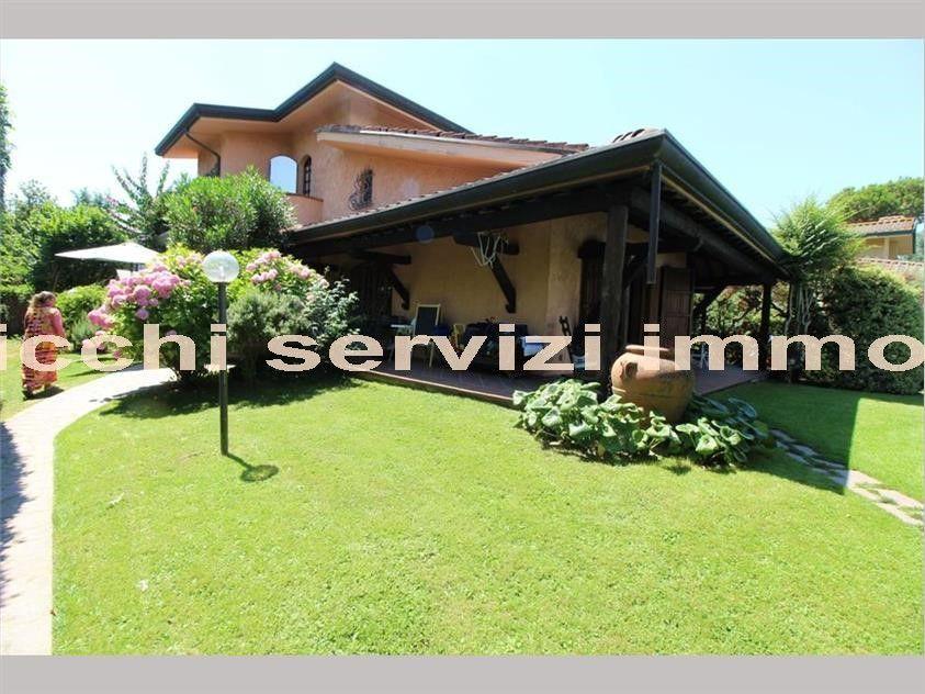 casa indipendente in vendita a Forte dei Marmi