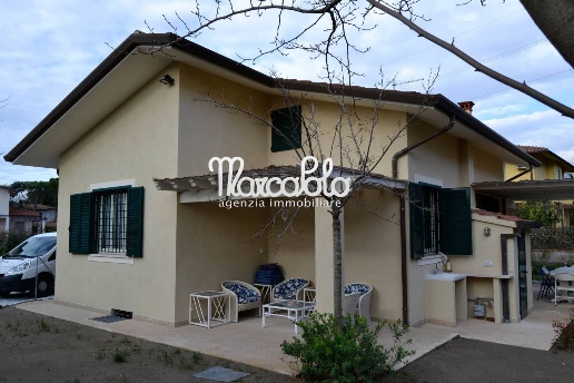 casa indipendente in vendita a Forte dei Marmi