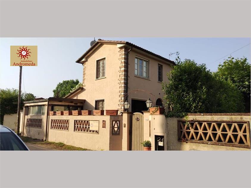 casa indipendente in vendita a Forte dei Marmi