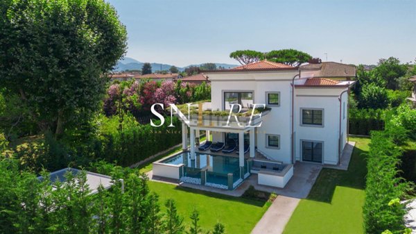 casa indipendente in vendita a Forte dei Marmi