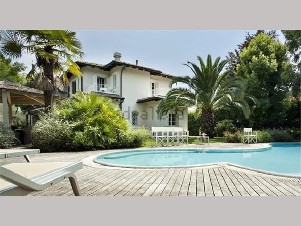 casa indipendente in vendita a Forte dei Marmi