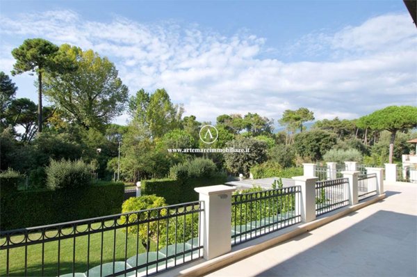 casa indipendente in vendita a Forte dei Marmi in zona Vittoria Apuana