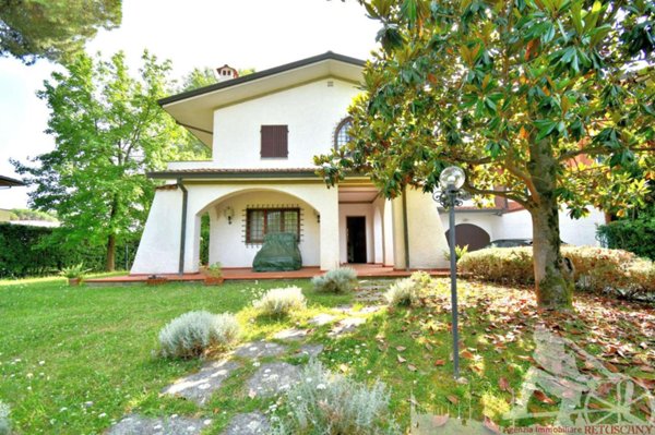 casa indipendente in vendita a Forte dei Marmi