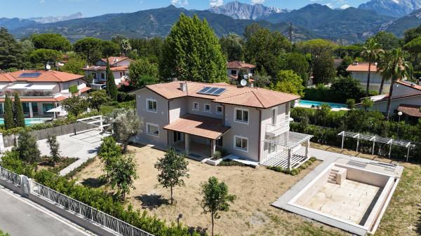 casa indipendente in vendita a Forte dei Marmi