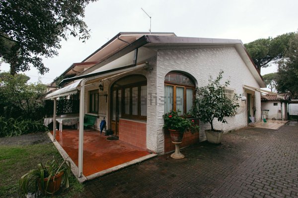 casa indipendente in vendita a Forte dei Marmi