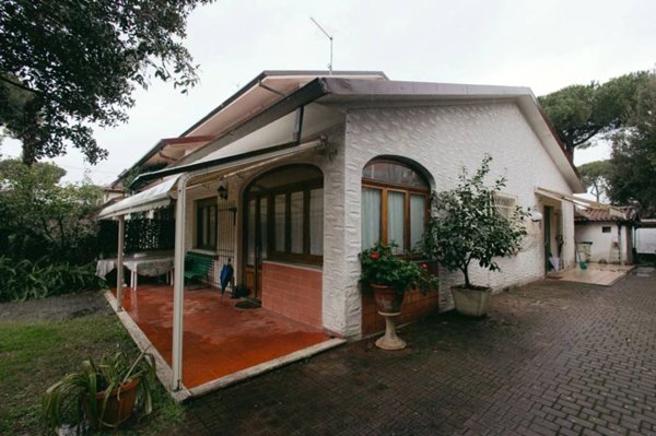 casa indipendente in vendita a Forte dei Marmi