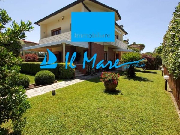 casa indipendente in vendita a Forte dei Marmi