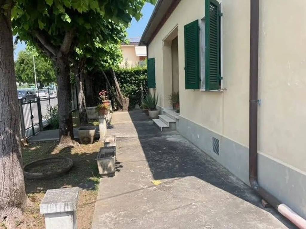 casa indipendente in vendita a Forte dei Marmi in zona Vaiana