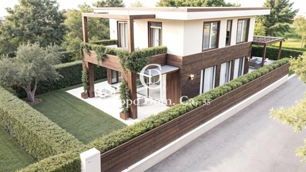 casa indipendente in vendita a Forte dei Marmi in zona Roma Imperiale