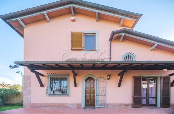 casa indipendente in vendita a Forte dei Marmi