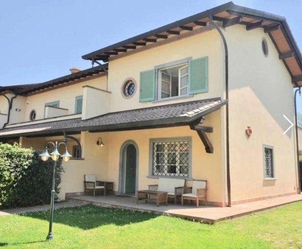 casa indipendente in vendita a Forte dei Marmi