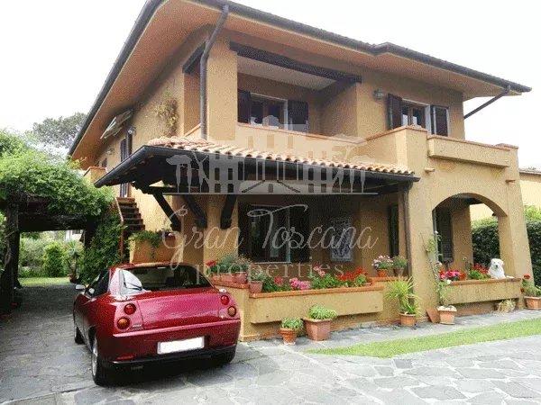 casa indipendente in vendita a Forte dei Marmi