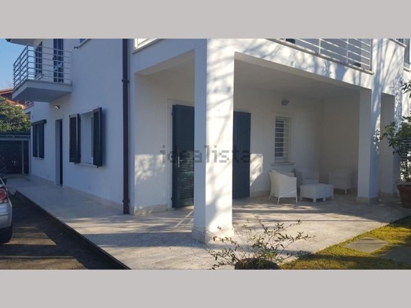 casa indipendente in vendita a Forte dei Marmi