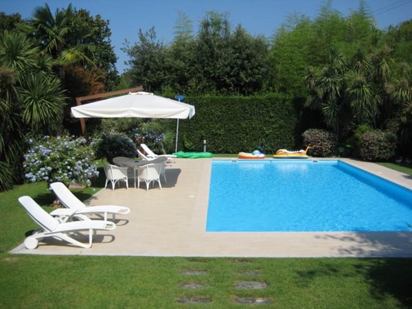 casa indipendente in vendita a Forte dei Marmi