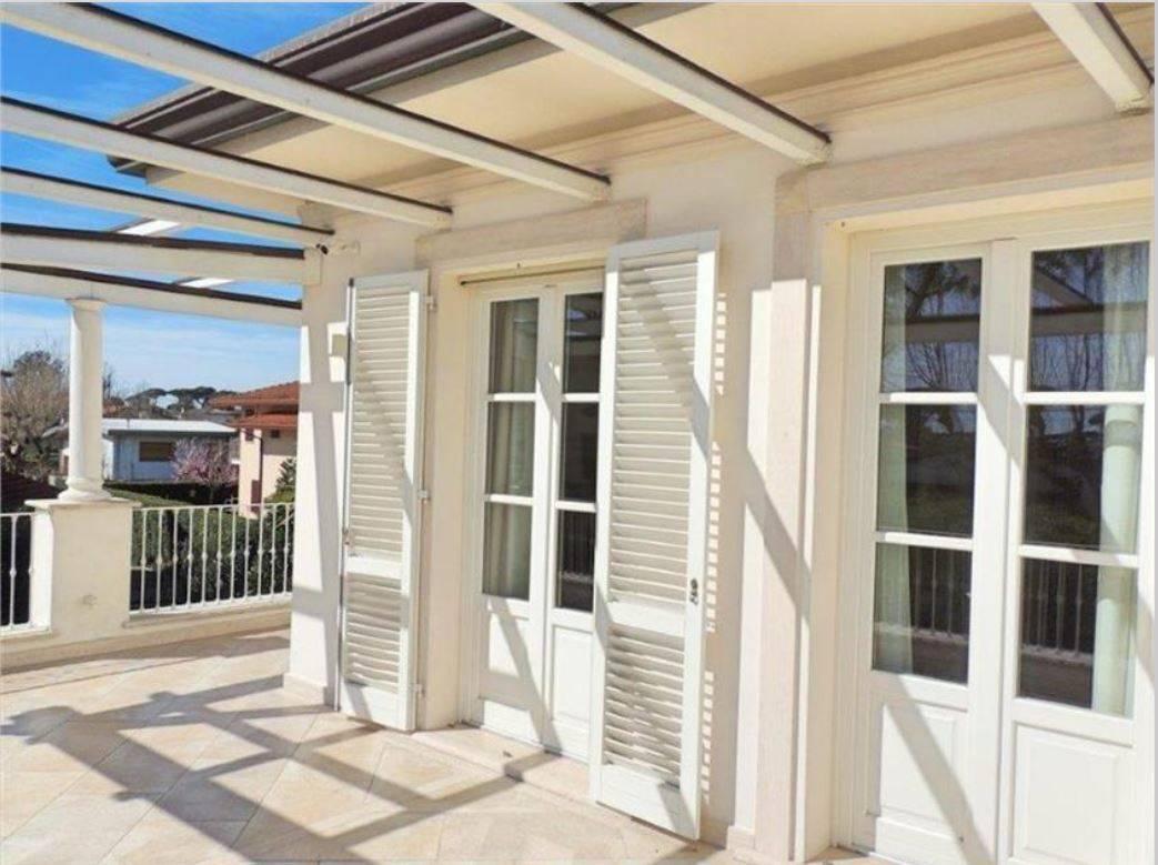 casa indipendente in vendita a Forte dei Marmi