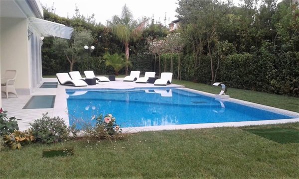 casa indipendente in vendita a Forte dei Marmi in zona Roma Imperiale