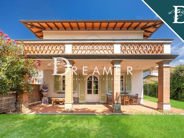 casa indipendente in vendita a Forte dei Marmi