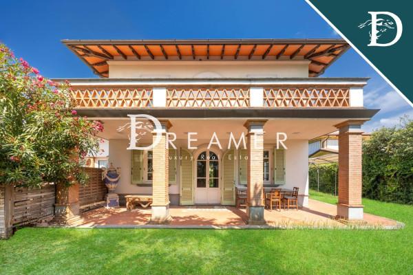 casa indipendente in vendita a Forte dei Marmi