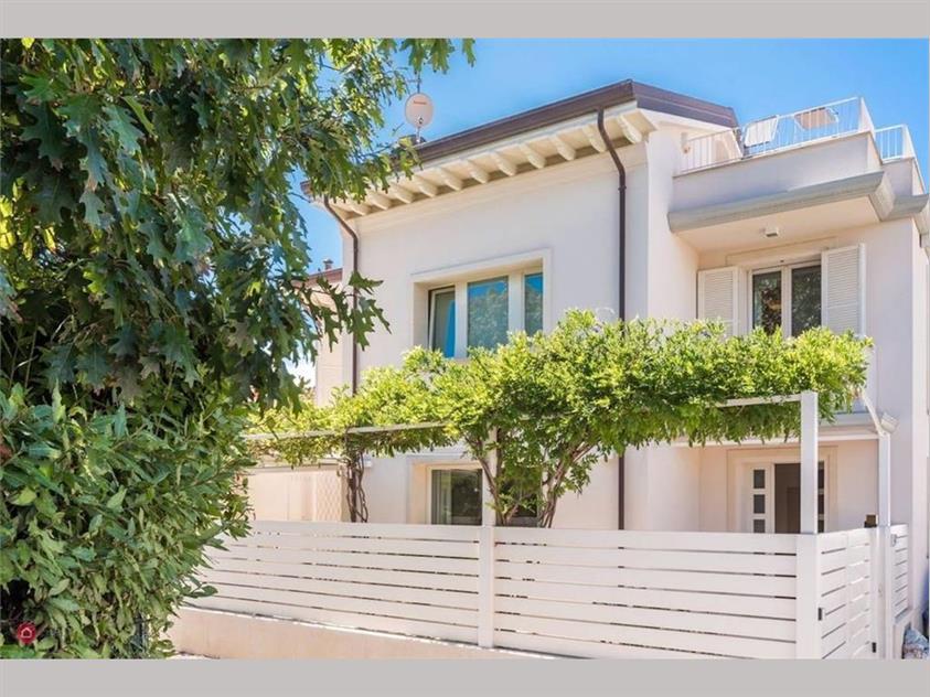 casa indipendente in vendita a Forte dei Marmi