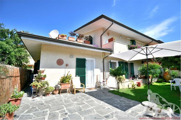 casa indipendente in vendita a Forte dei Marmi