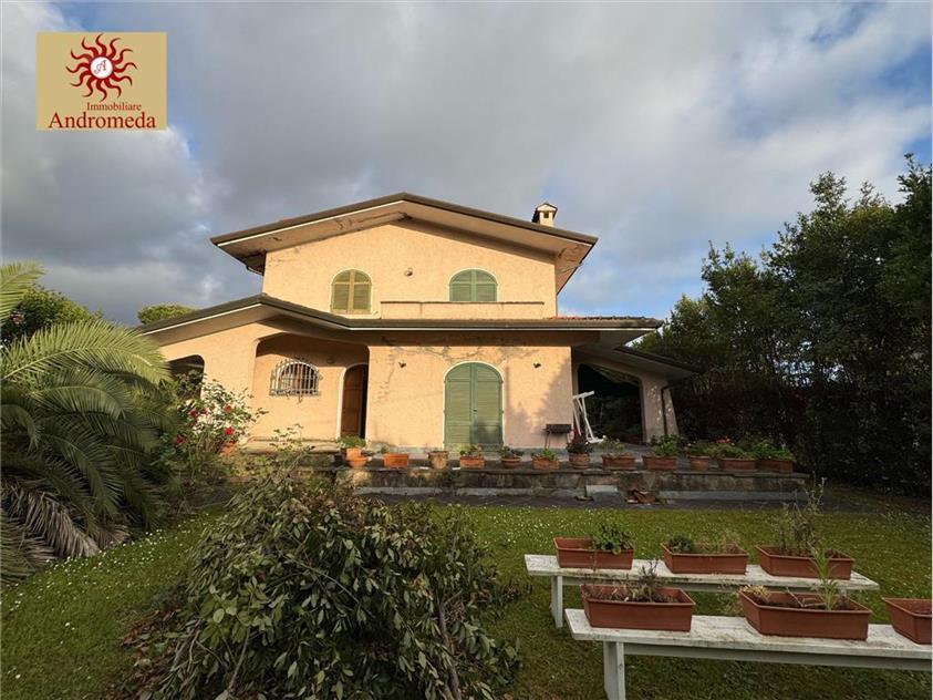 casa indipendente in vendita a Forte dei Marmi