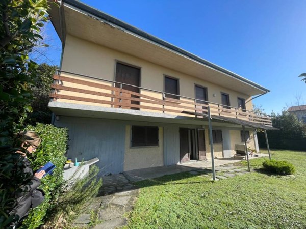 casa indipendente in vendita a Forte dei Marmi in zona Vittoria Apuana