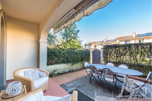 casa indipendente in vendita a Forte dei Marmi