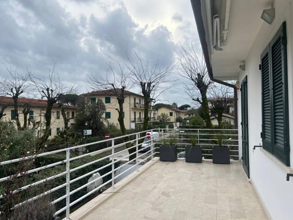 casa indipendente in vendita a Forte dei Marmi