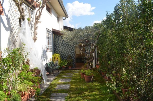 casa indipendente in vendita a Forte dei Marmi