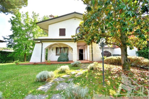 casa indipendente in vendita a Forte dei Marmi